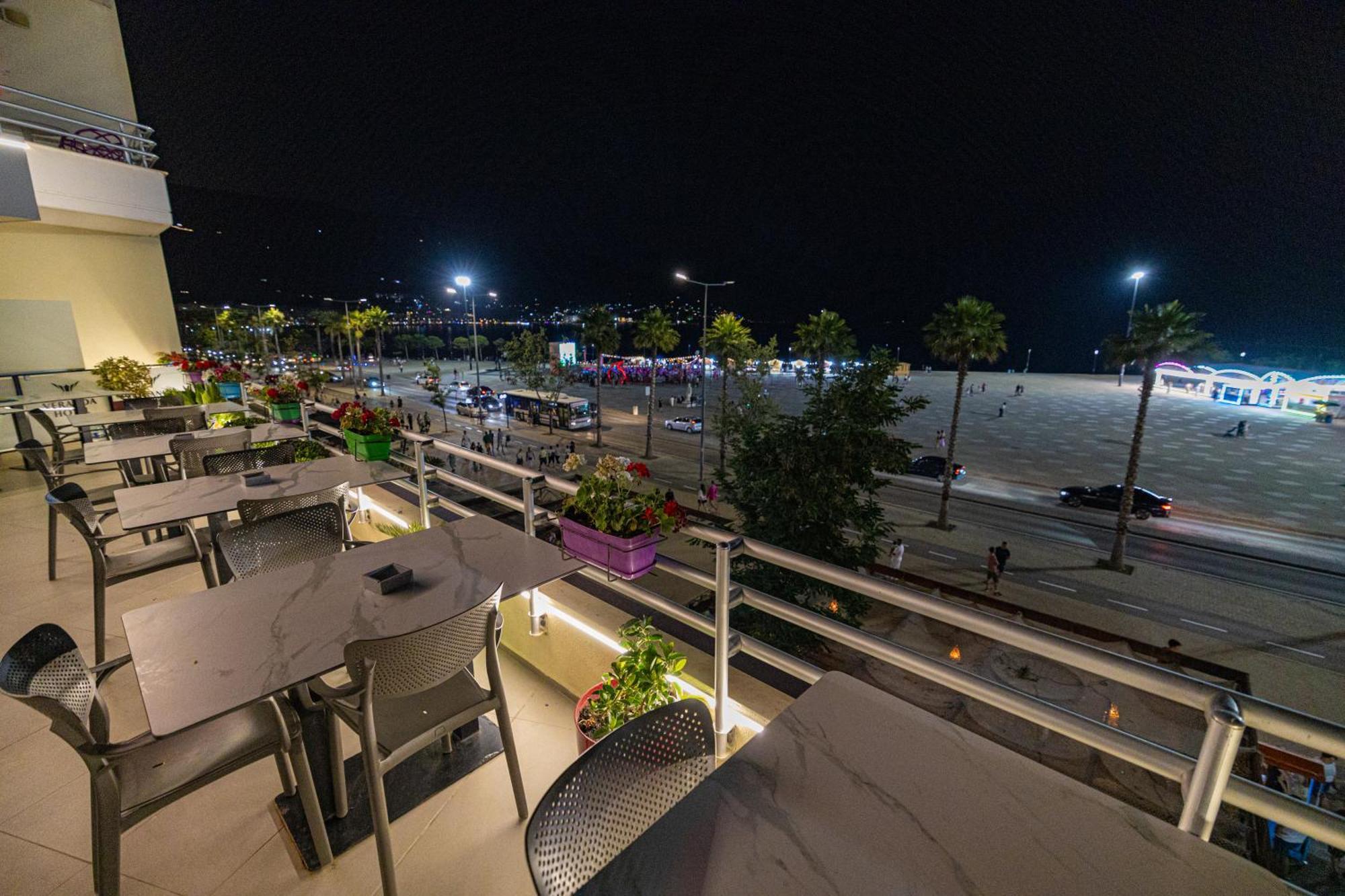 Veranda Boutique Hotel Vlore Bagian luar foto