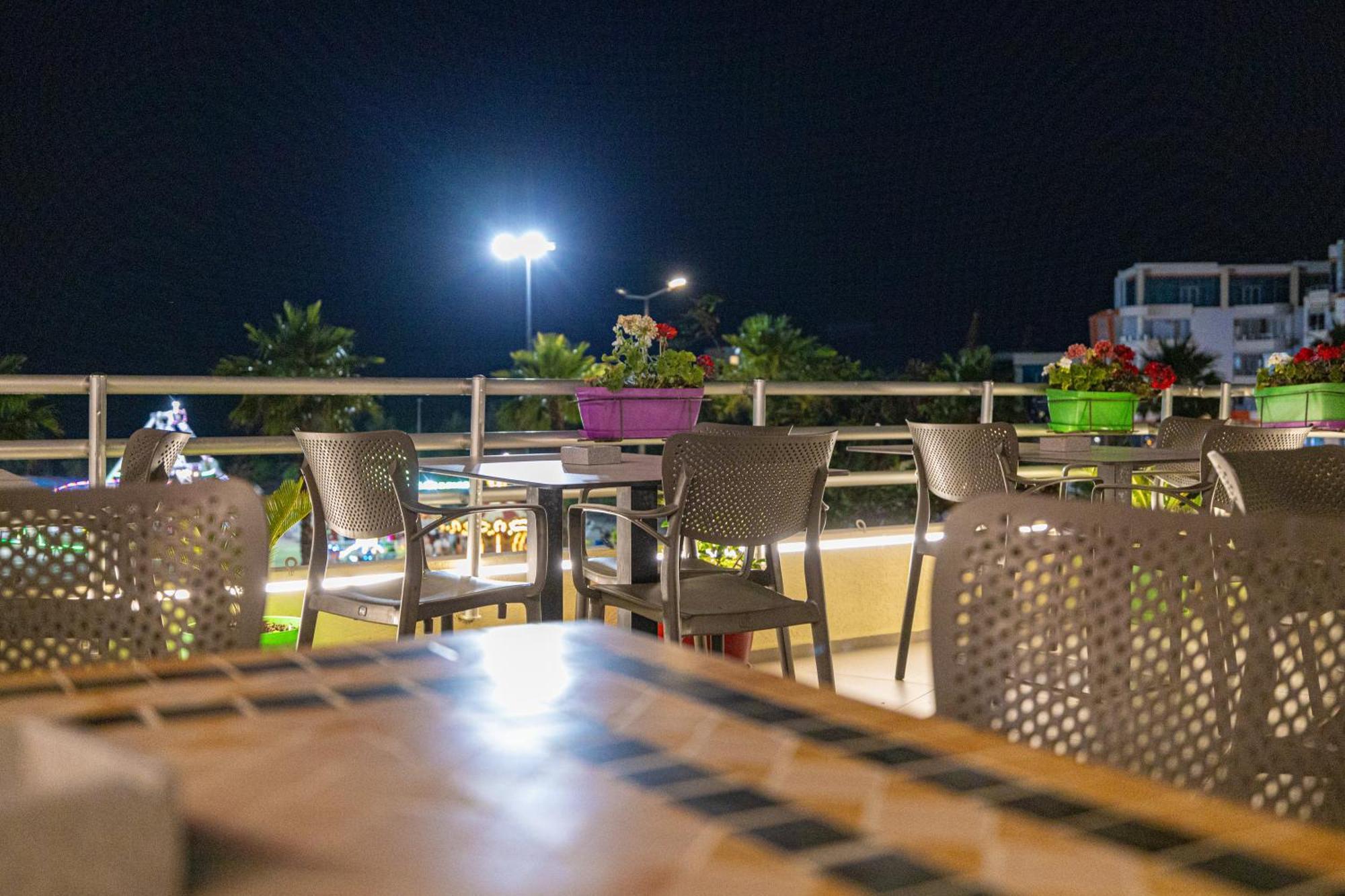 Veranda Boutique Hotel Vlore Bagian luar foto