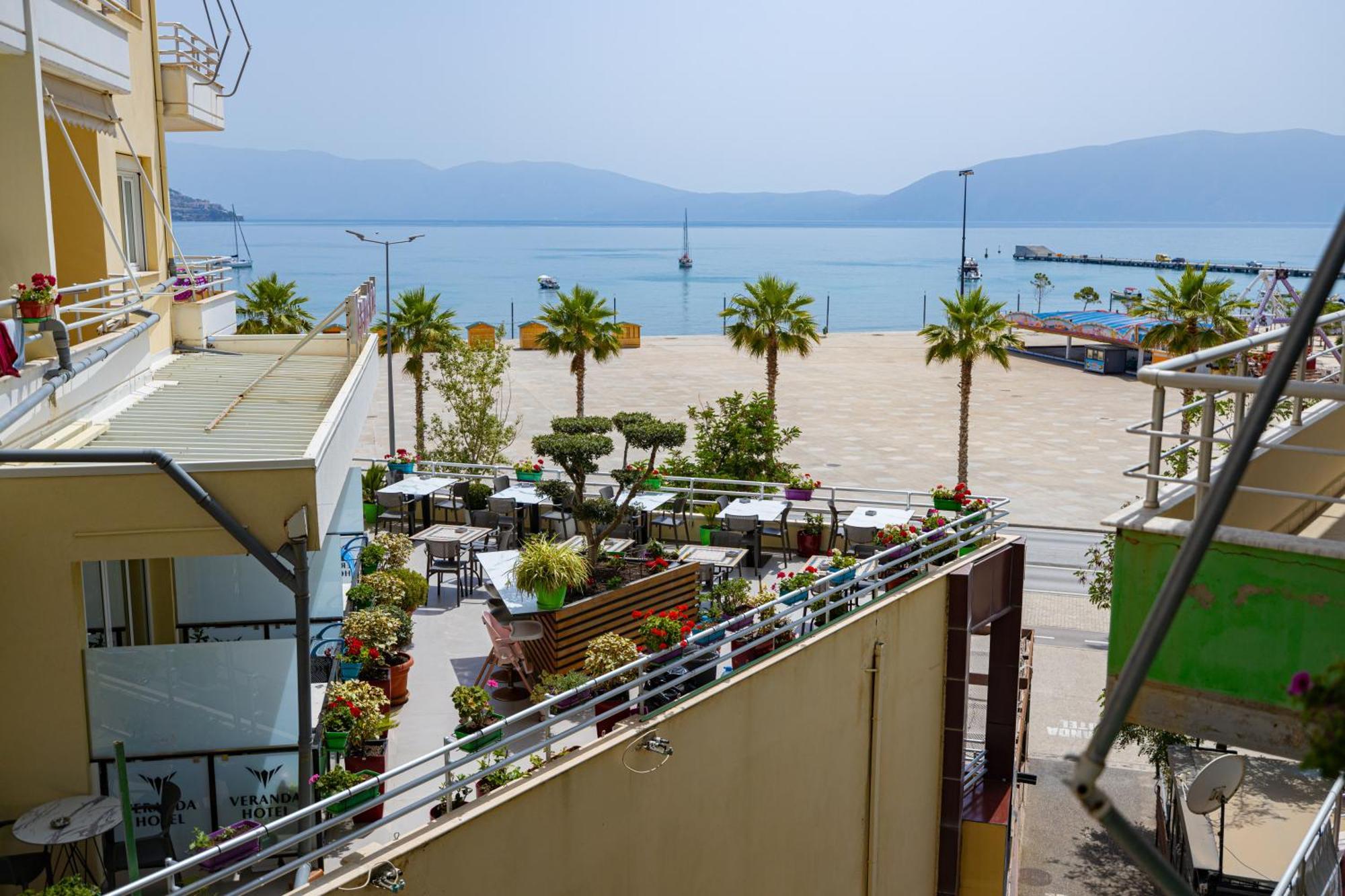 Veranda Boutique Hotel Vlore Bagian luar foto